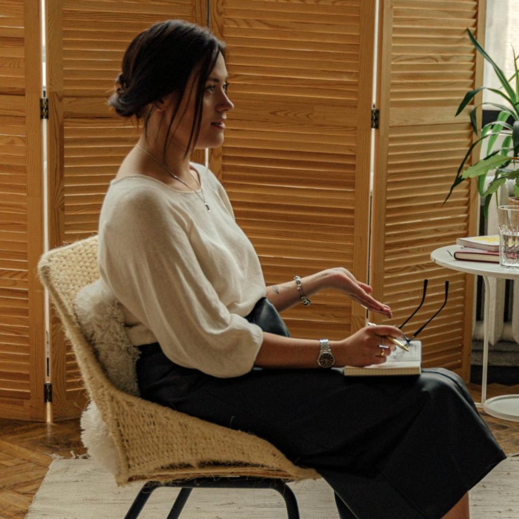 VÍA ZOOM & DIFERIDO TERAPIA COGNITIVA CONDUCTUAL (TCC): ENFOQUE TERAPIA RACIONAL EMOTIVA CONDUCTUAL PARA NIÑOS (TREC):